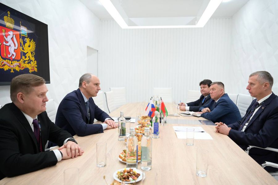 Денис Паслер и глава Администрации Президента Беларуси Дмитрий Крутой обсудили перспективные направления сотрудничества